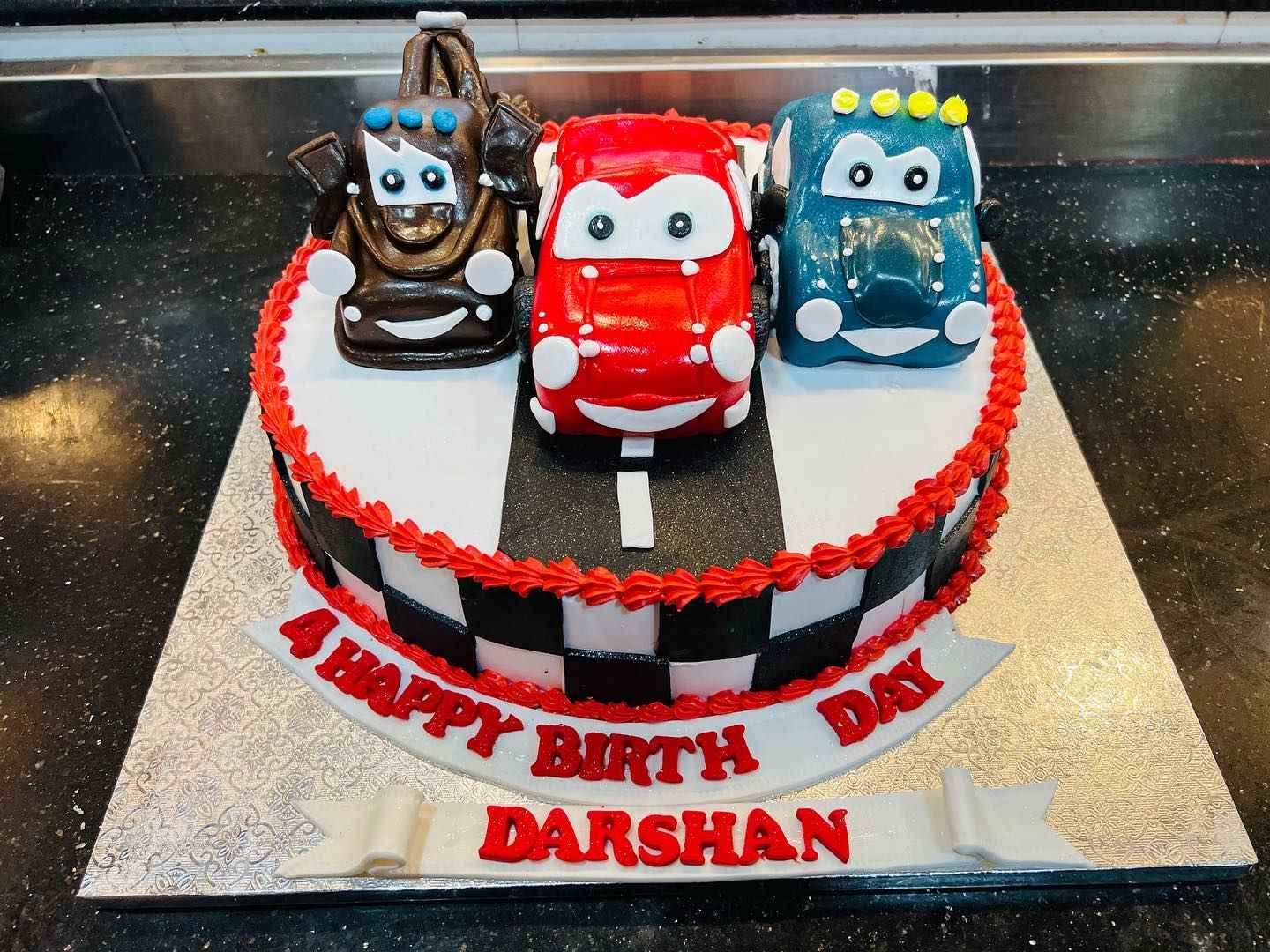 Car theme cake