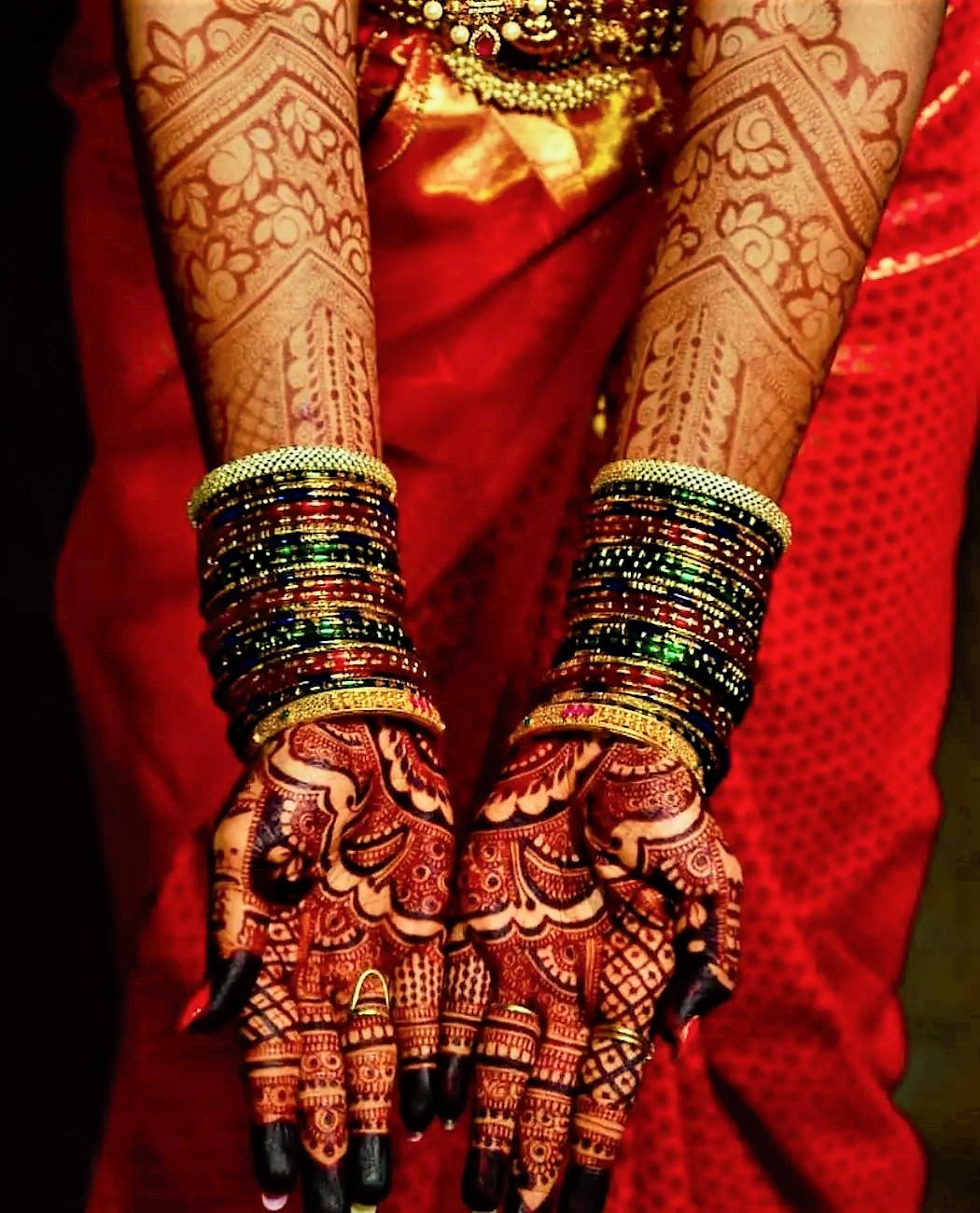 Top 5 Trending Styles of Bridal Mehndi Designs for Full Hands | by  Sanskriti Khanna | Medium