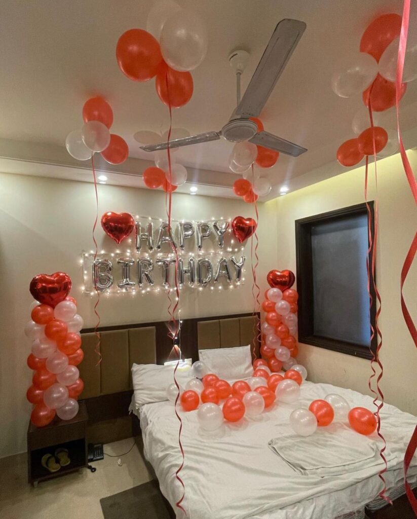 Room decoration with balloons