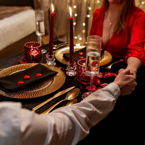  Romantic Candlelight Dinner on Boyfriend Birthday
