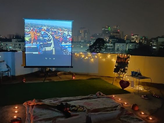 Setup a Movie Night on your Rooftop 
