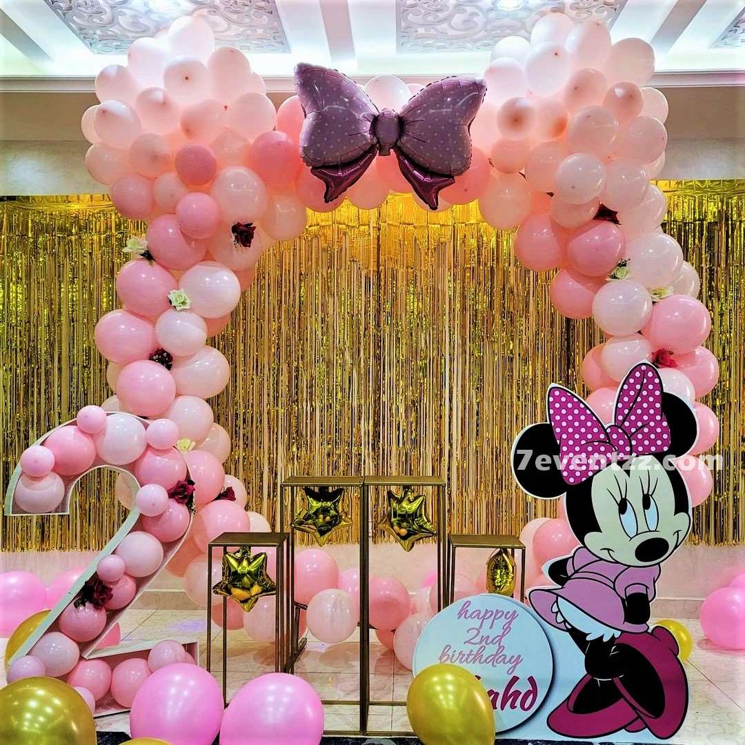 Minnie Mouse Stage Decor 