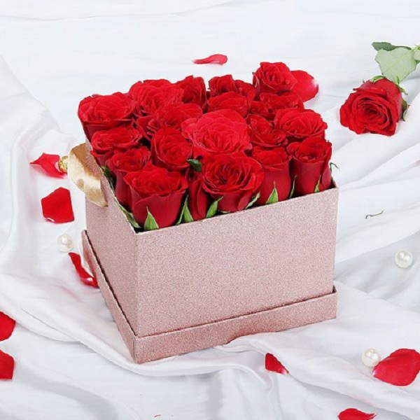 Appealing Red Roses Box
